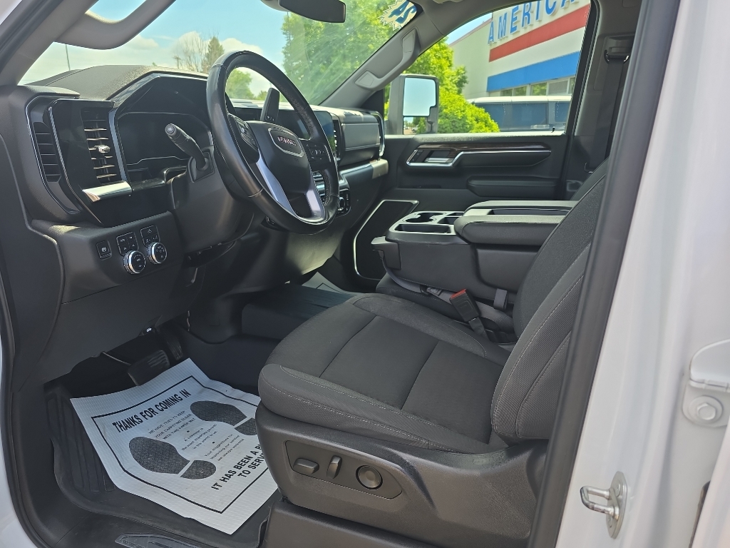 2024 GMC Sierra 3500 - Summit White exterior view 2