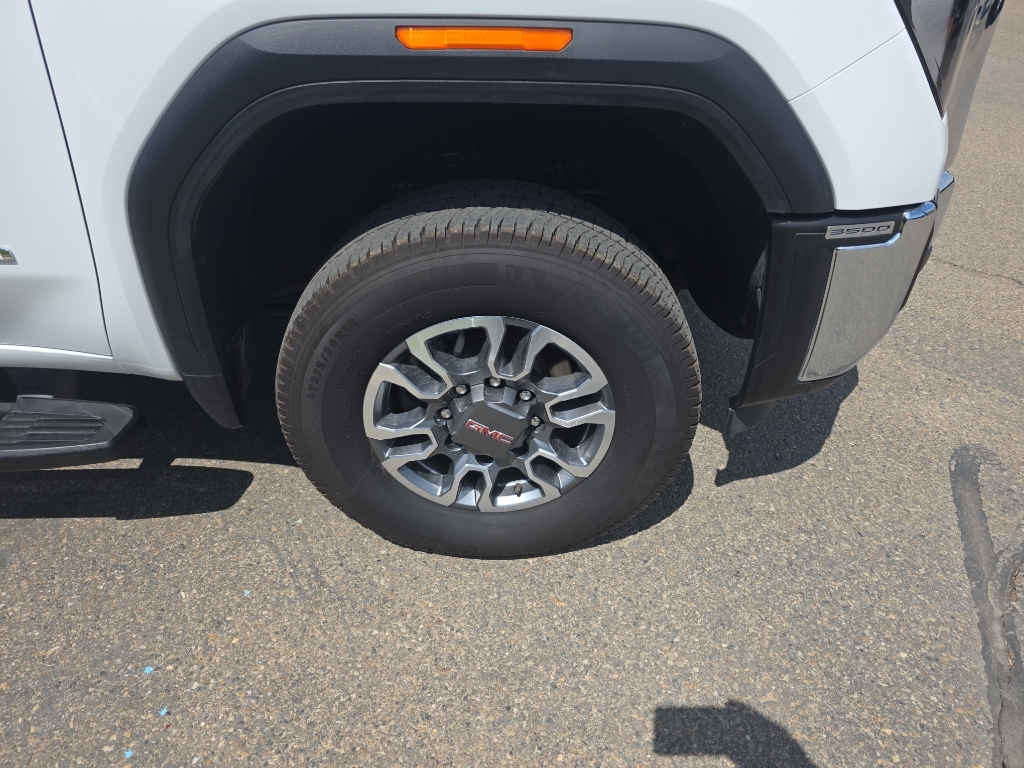 2024 GMC Sierra 3500 - Summit White exterior view 6