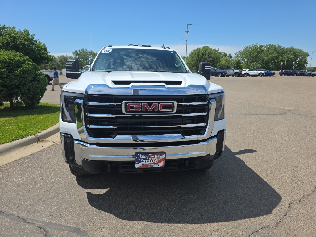 2024 GMC Sierra 3500 - Summit White exterior view 4