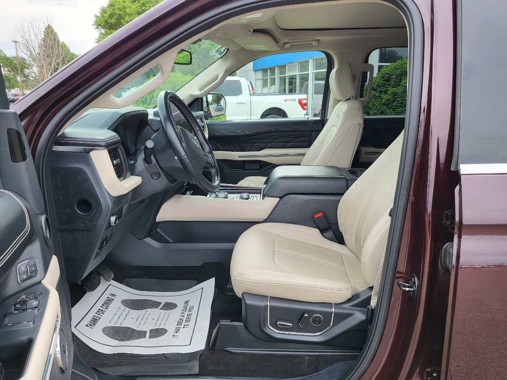 2023 Ford Expedition MAX Platinum - Jewel Red Metallic Tinted Clearcoat exterior view 11