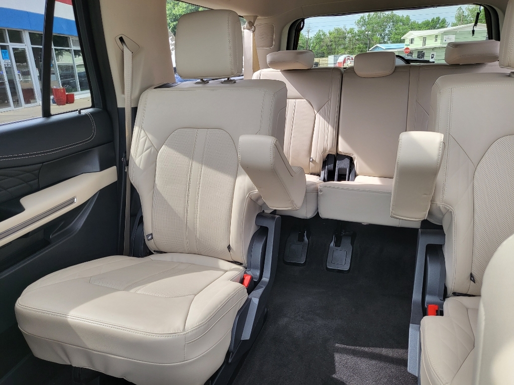 2023 Ford Expedition MAX Platinum - Jewel Red Metallic Tinted Clearcoat exterior view 20