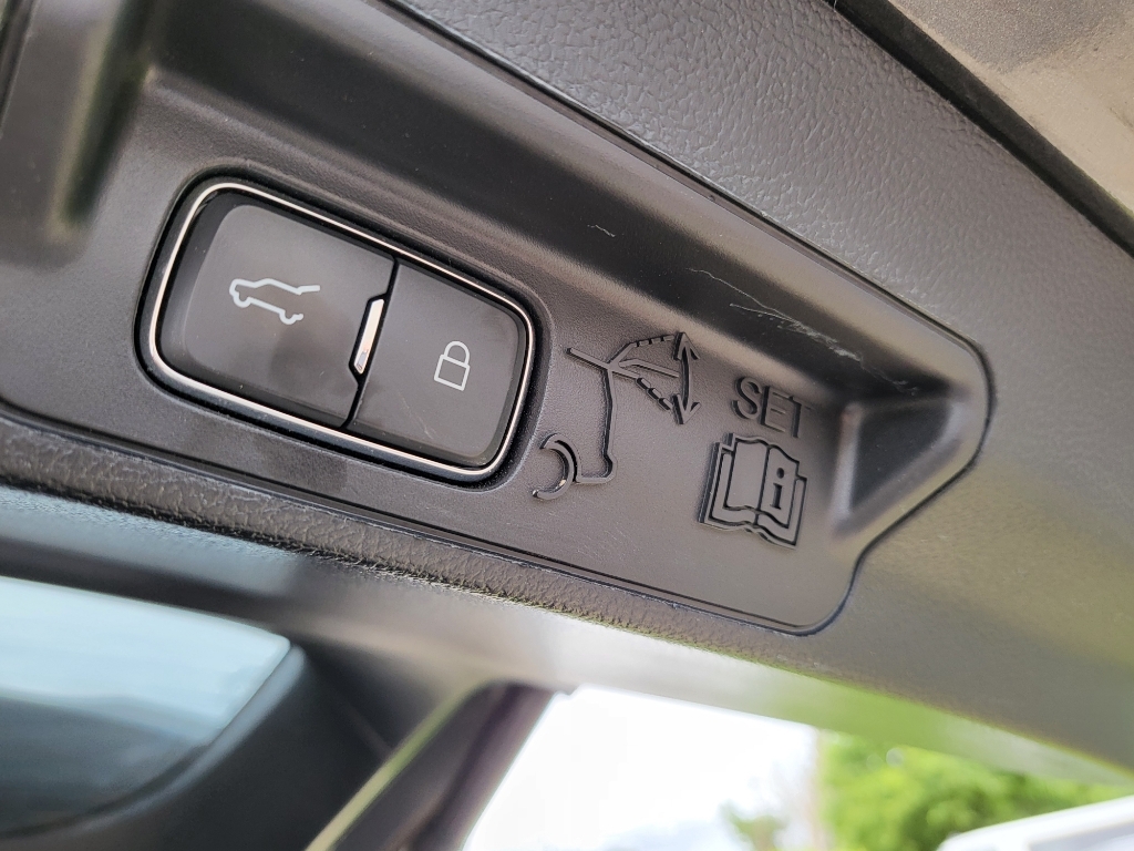 2020 Ford Explorer Limited - Magnetic Metallic exterior view 7