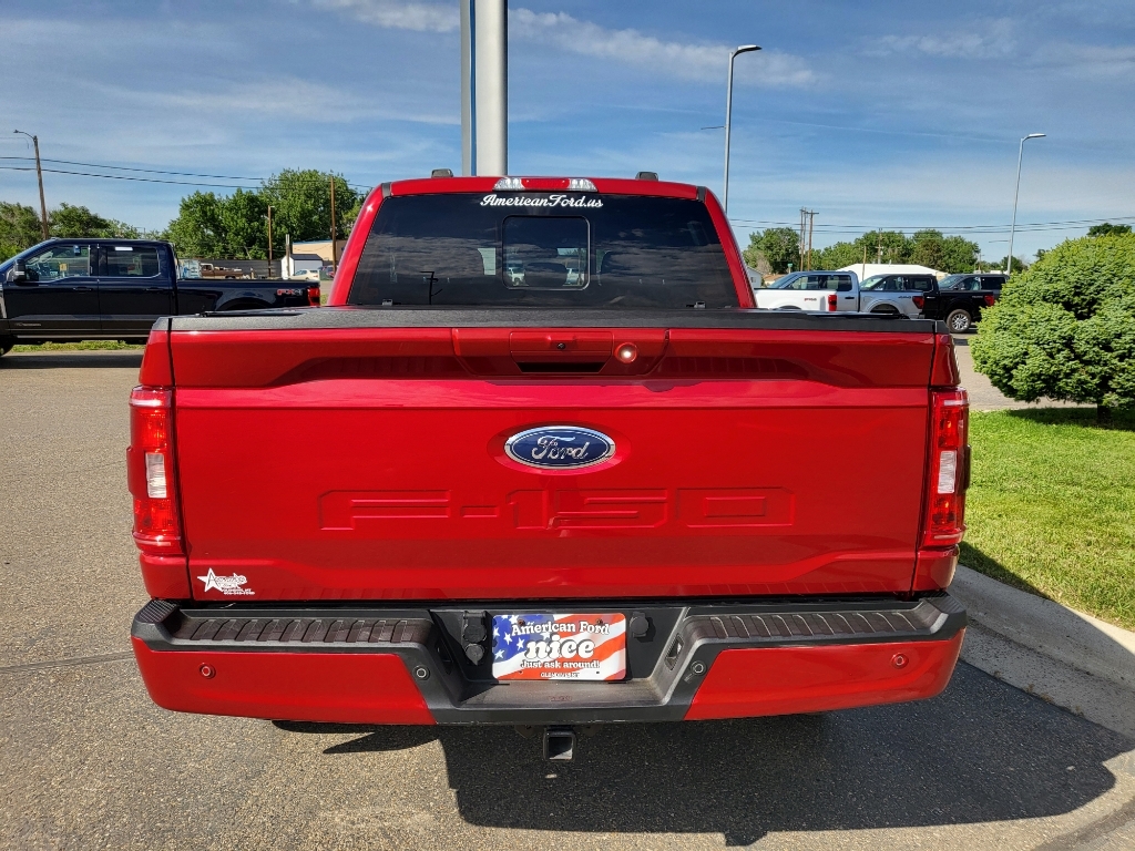 2021 Ford F-150 XLT - Red exterior view 5