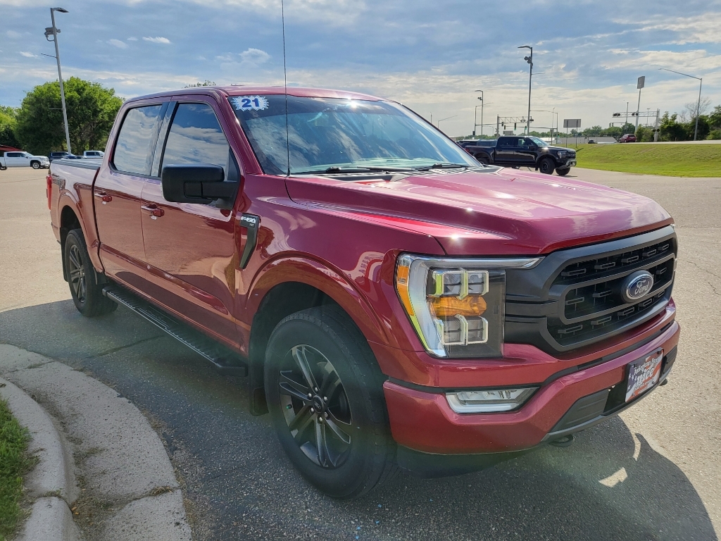 2021 Ford F-150 XLT - Red exterior view 3