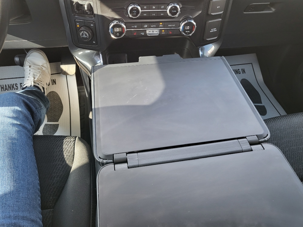 2021 Ford F-150 XLT - Red exterior view 16