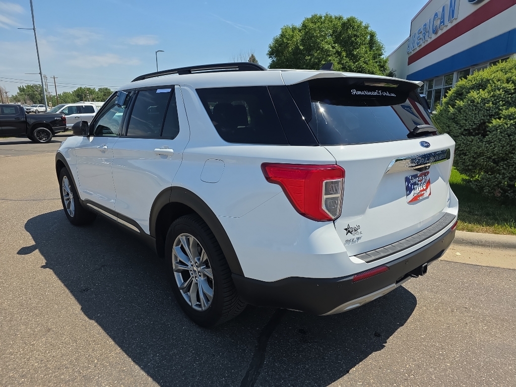 2023 Ford Explorer XLT - Oxford White exterior view 7