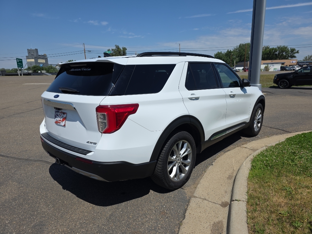 2023 Ford Explorer XLT - Oxford White exterior view 4