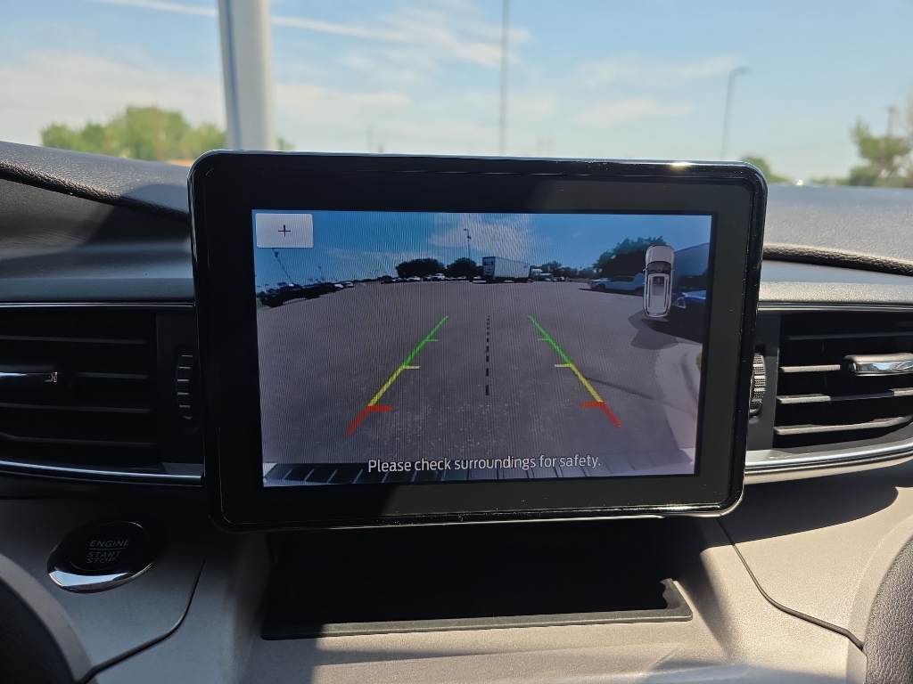 2023 Ford Explorer XLT - Oxford White exterior view 14