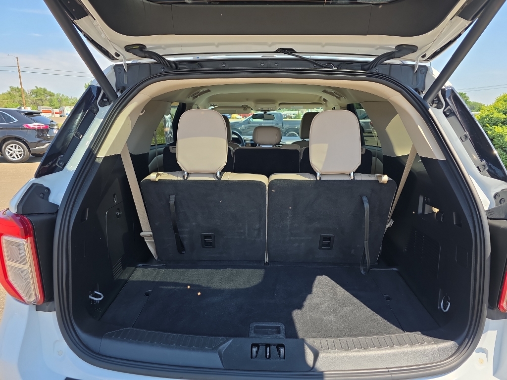 2023 Ford Explorer XLT - Oxford White exterior view 6