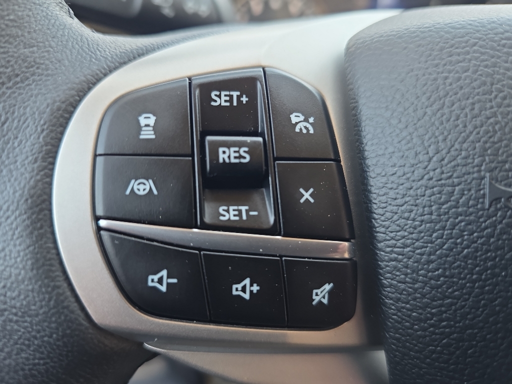 2023 Ford Explorer XLT - Oxford White exterior view 10