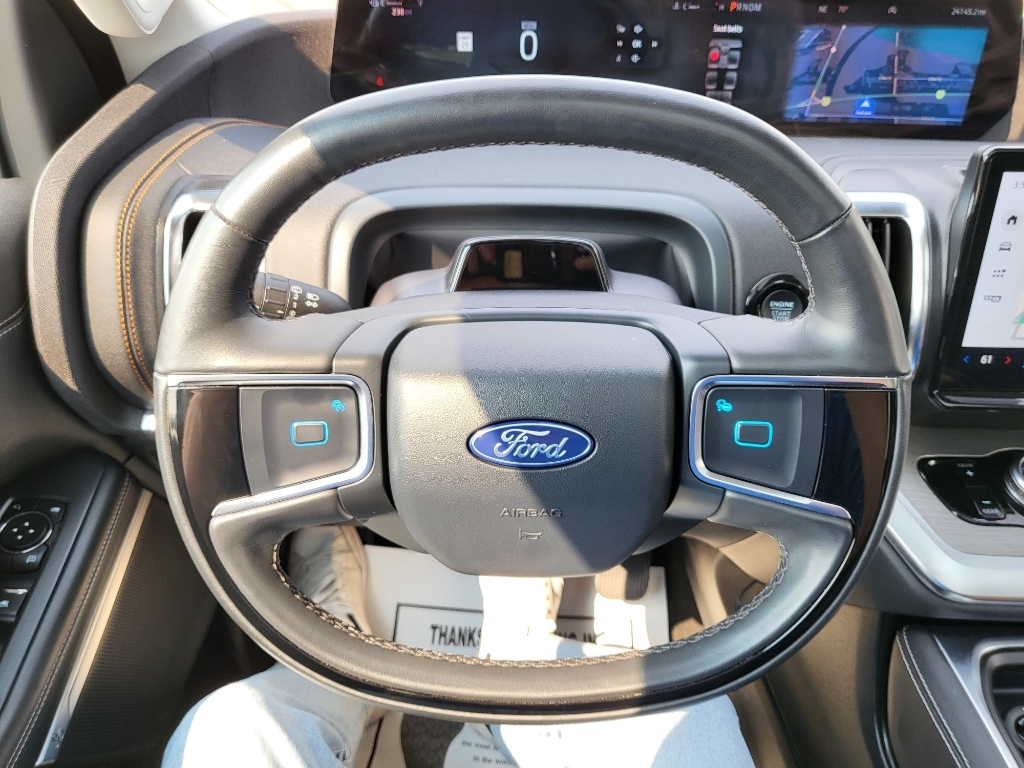 2025 Ford Expedition MAX Platinum - Oxford White exterior view 16