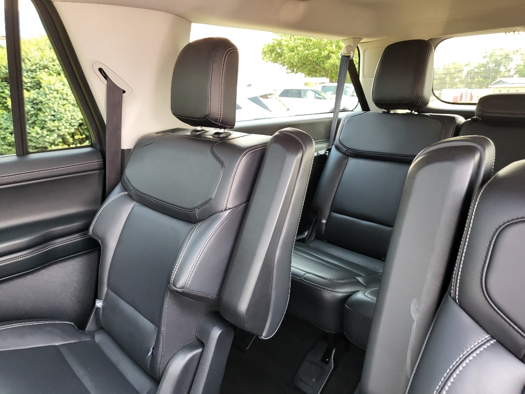 2025 Ford Expedition MAX Platinum - Oxford White exterior view 12
