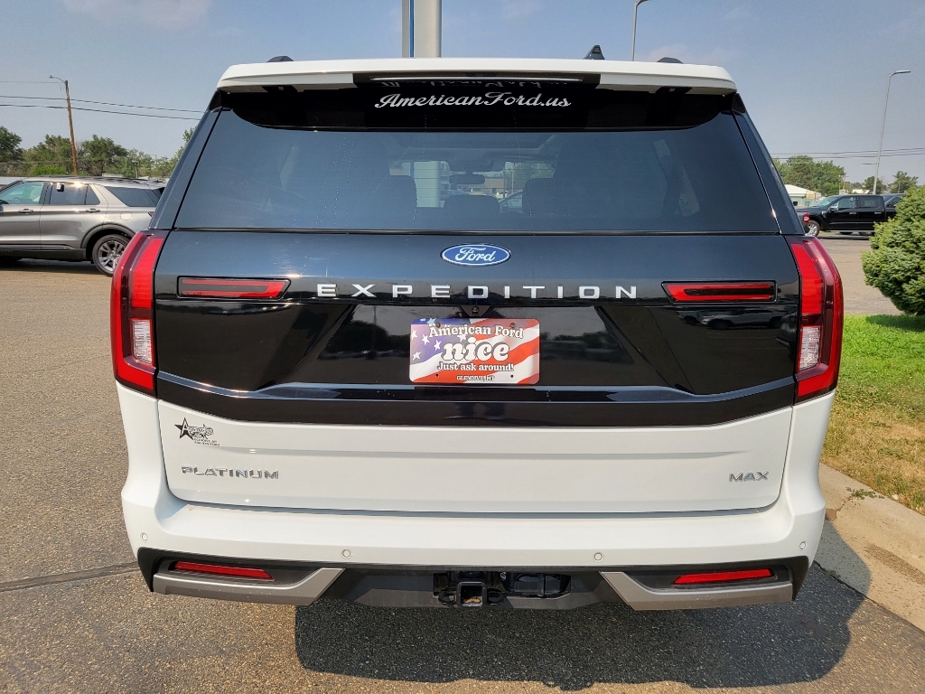 2025 Ford Expedition MAX Platinum - Oxford White exterior view 5