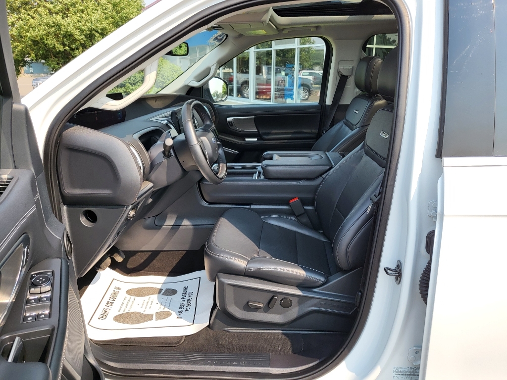 2025 Ford Expedition MAX Platinum - Oxford White exterior view 10