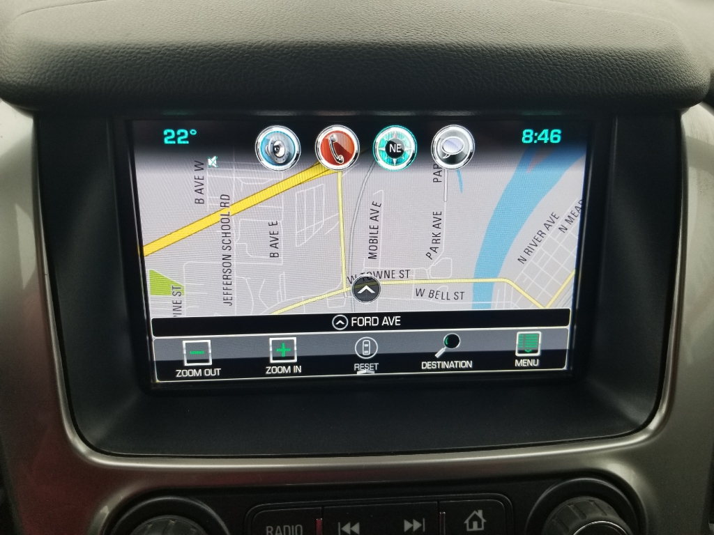 2019 Chevrolet Suburban 1500 - Summit White exterior view 16