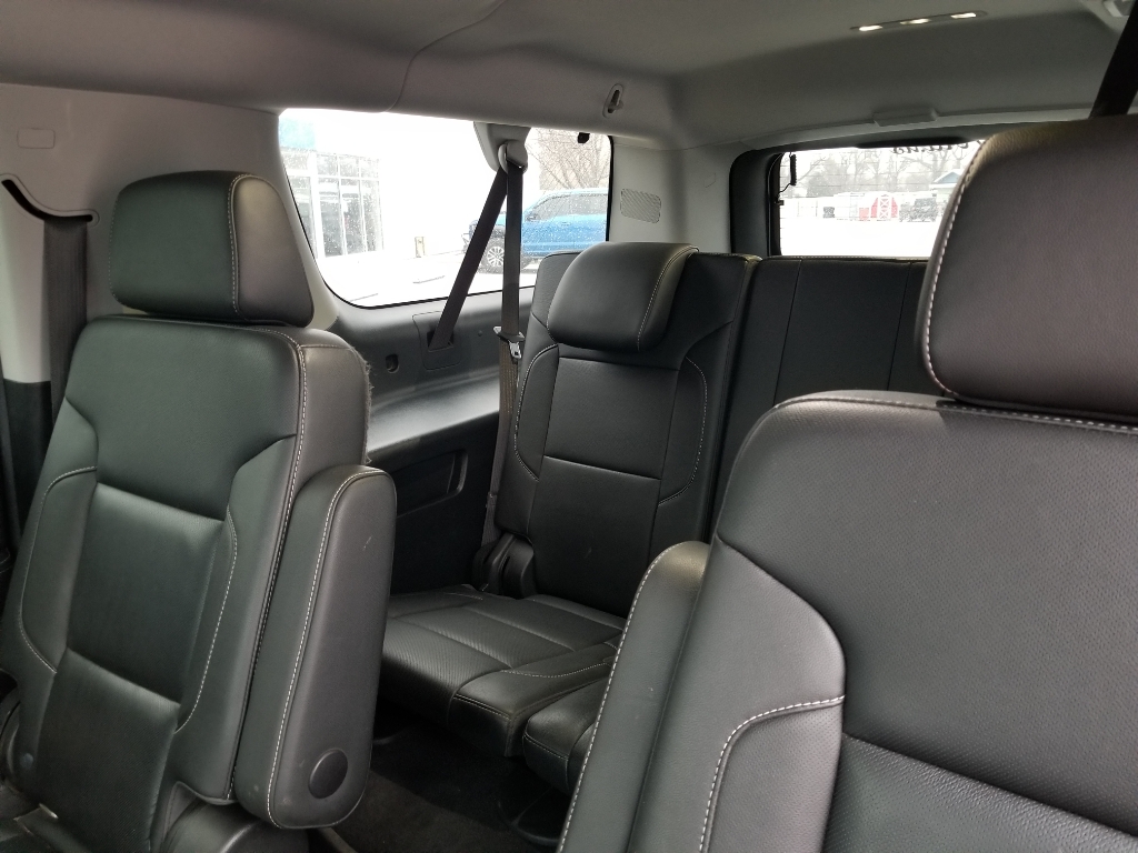 2019 Chevrolet Suburban 1500 - Summit White exterior view 12