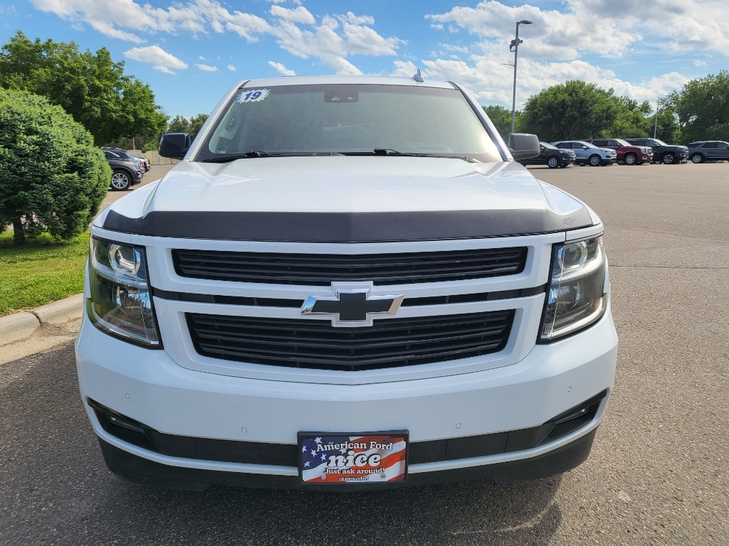 2019 Chevrolet Suburban 1500 - Summit White exterior view 2