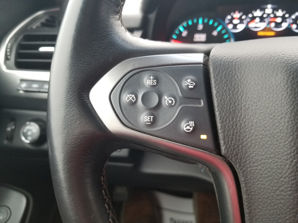 2019 Chevrolet Suburban 1500 - Summit White exterior view 15