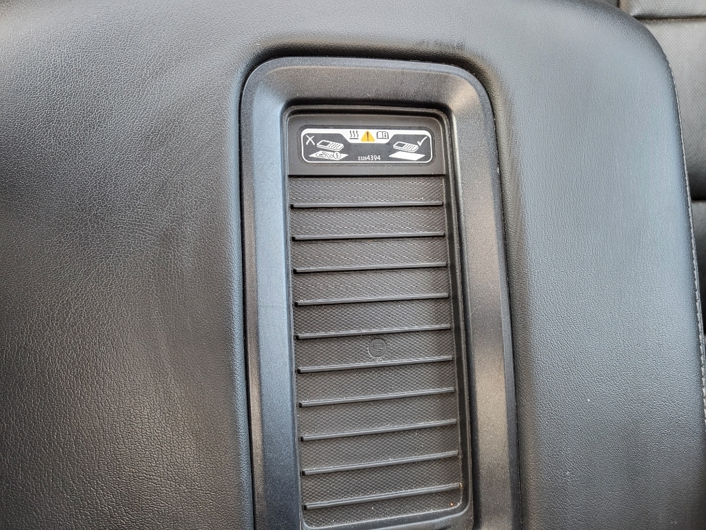 2019 Chevrolet Suburban 1500 - Summit White exterior view 13