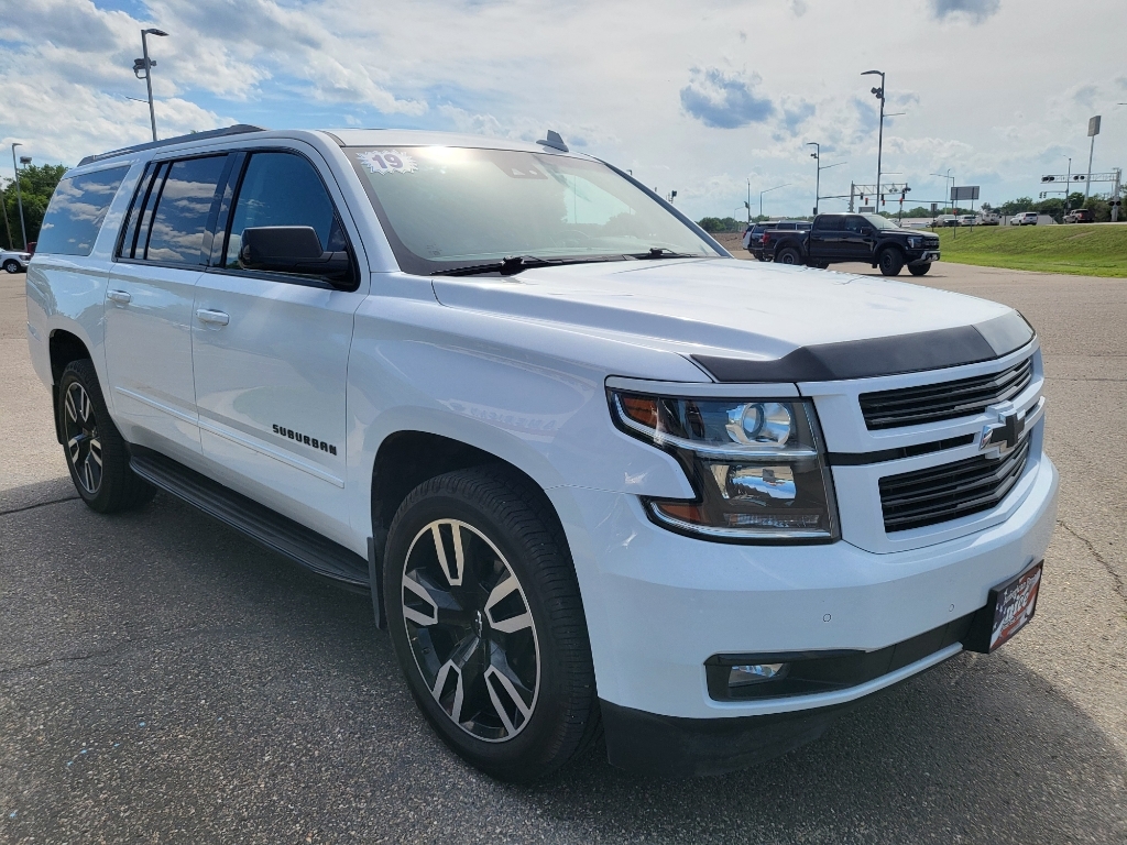 2019 Chevrolet Suburban 1500 - Summit White exterior view 3