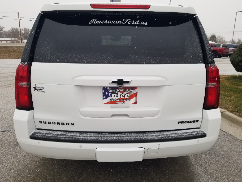 2019 Chevrolet Suburban 1500 - Summit White exterior view 6