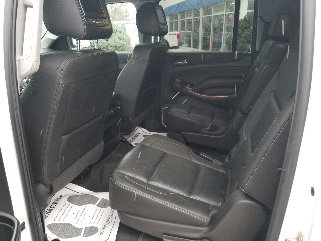 2019 Chevrolet Suburban 1500 - Summit White exterior view 10