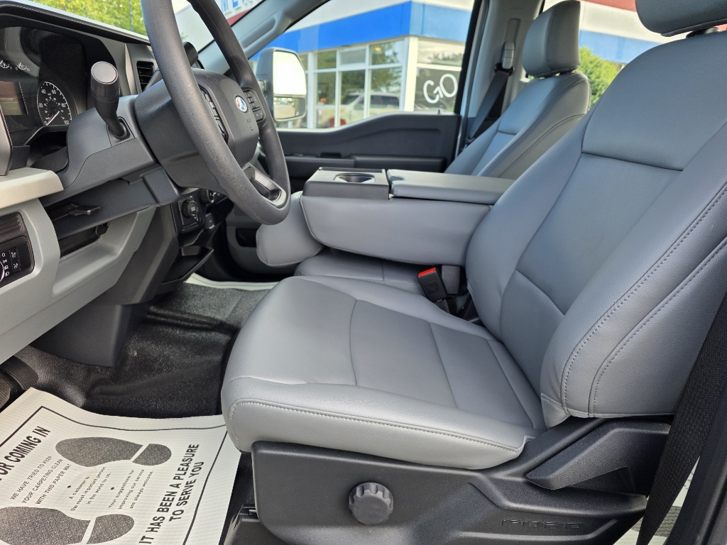 2026 Ford F-250 Super Duty - Oxford White exterior view 13