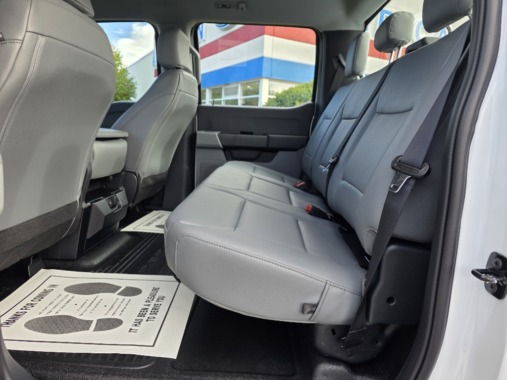 2026 Ford F-250 Super Duty - Oxford White exterior view 14
