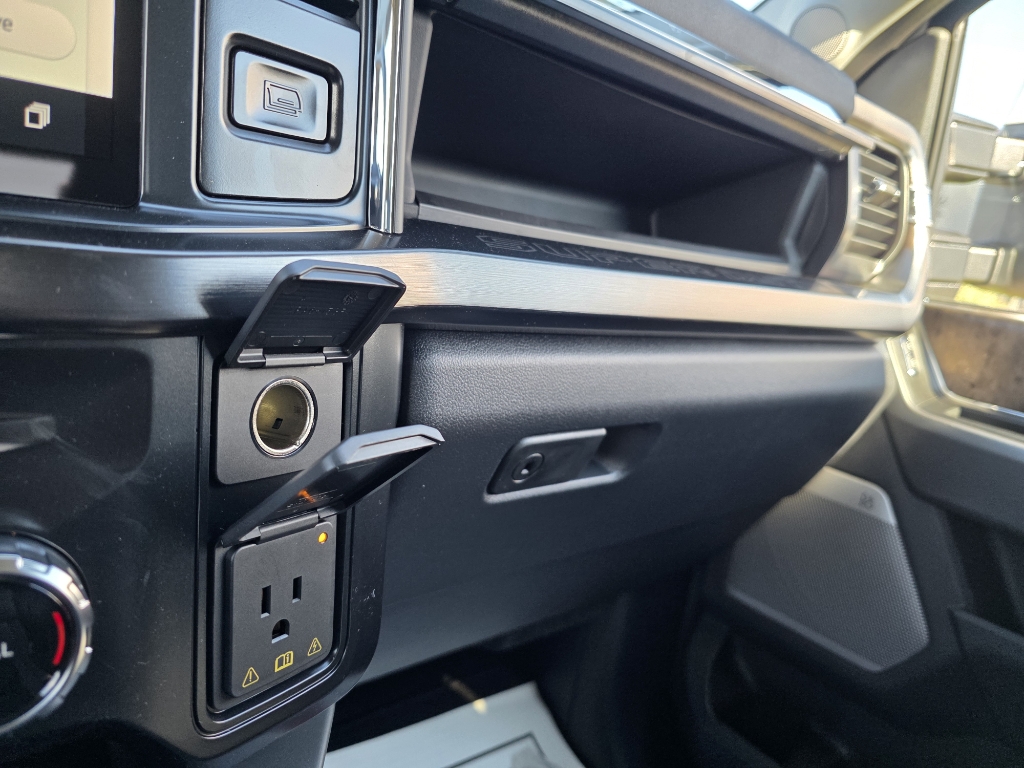 2026 Ford F-350 Super Duty - Star White Metallic Tri-Coat exterior view 16