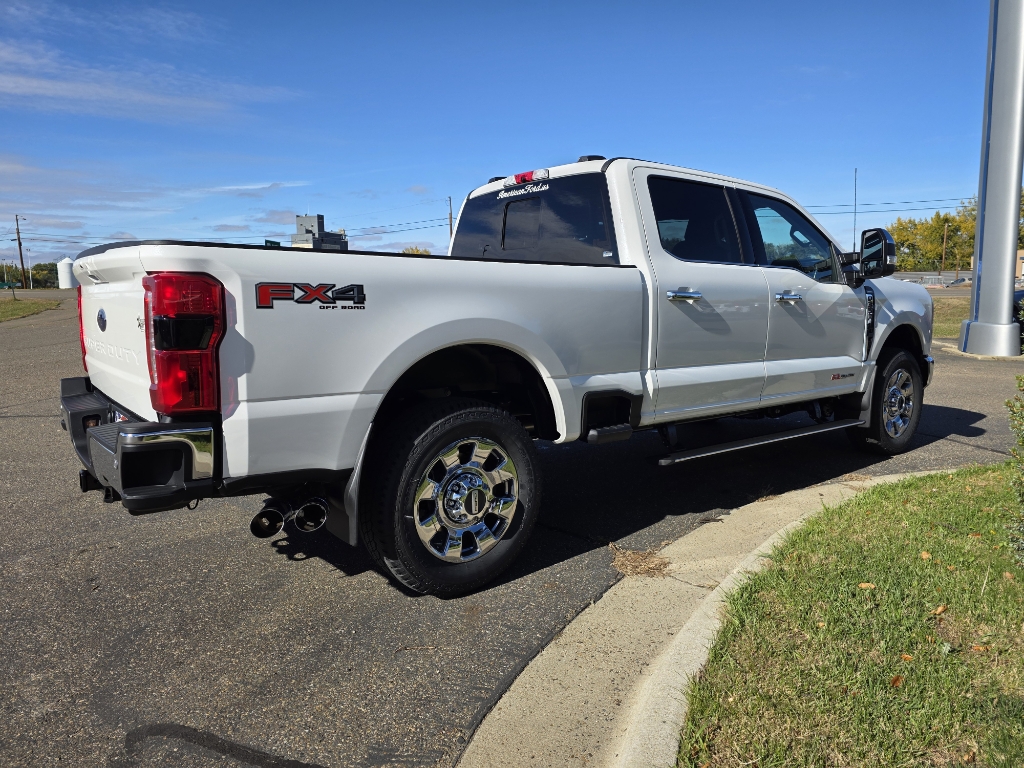 2026 Ford F-350 Super Duty - Star White Metallic Tri-Coat exterior view 4