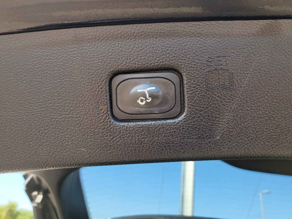 2023 Ford Edge SEL - Agate Black Metallic exterior view 7