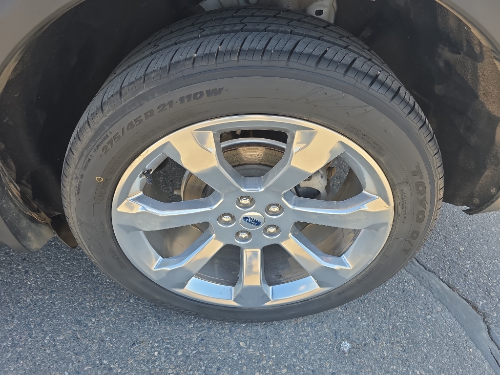 2020 Ford Explorer Platinum - Star White Metallic Tri-Coat exterior view 11
