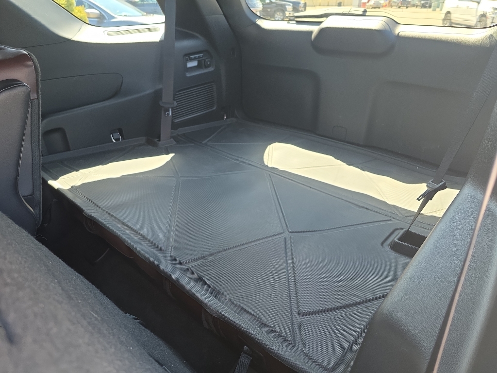 2020 Ford Explorer Platinum - Star White Metallic Tri-Coat exterior view 10