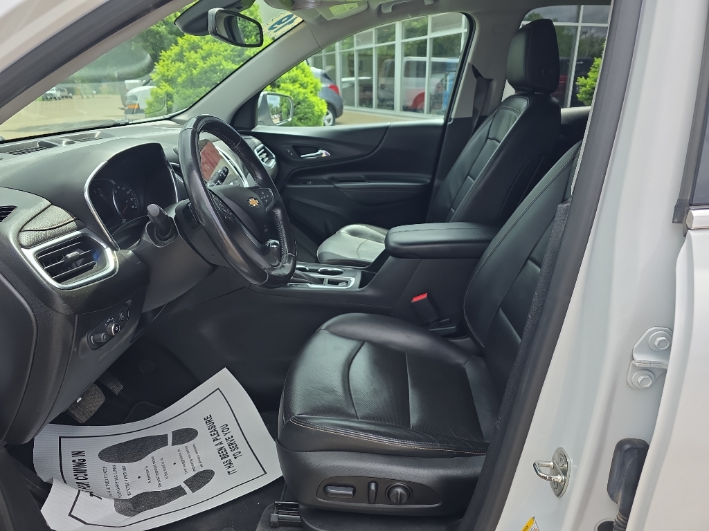 2019 Chevrolet Equinox Premier - Summit White exterior view 11
