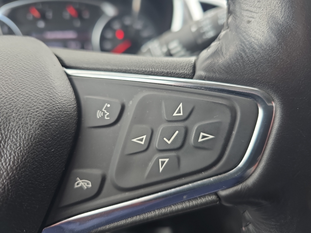 2019 Chevrolet Equinox Premier - Summit White exterior view 14
