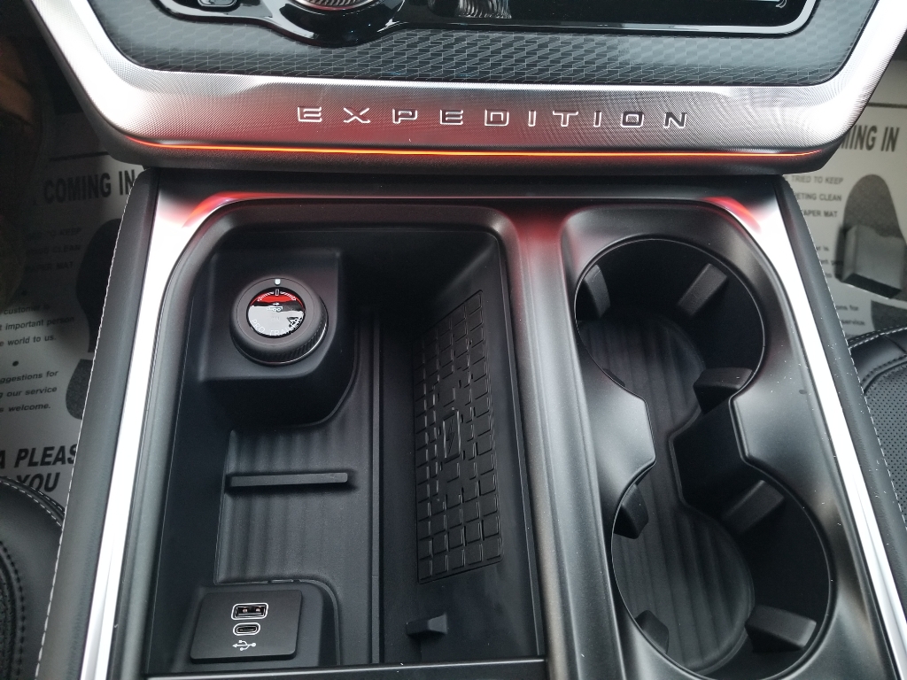 2025 Ford Expedition MAX Platinum - Agate Black Metallic exterior view 15