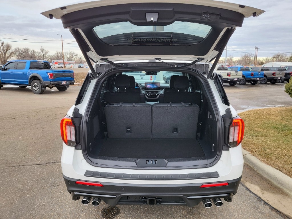 2026 Ford Explorer ST - Star White Metallic Tri-Coat exterior view 7
