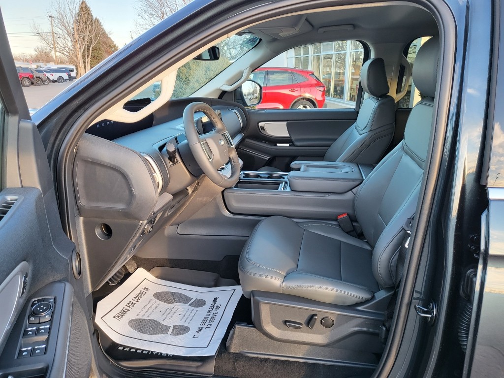 2026 Ford Expedition MAX Active - Stone Blue Metallic exterior view 9
