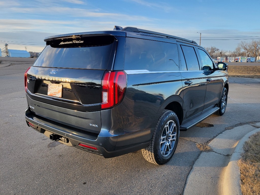 2026 Ford Expedition MAX Active - Stone Blue Metallic exterior view 4