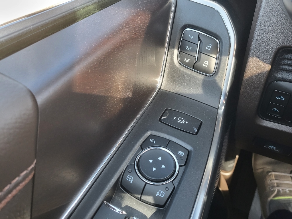 2026 Ford F-350 Super Duty - Oxford White exterior view 16