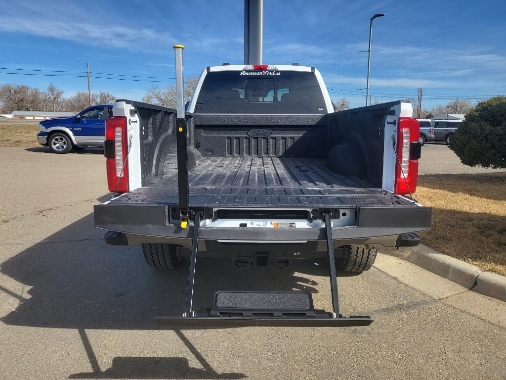 2026 Ford F-350 Super Duty - Oxford White exterior view 6
