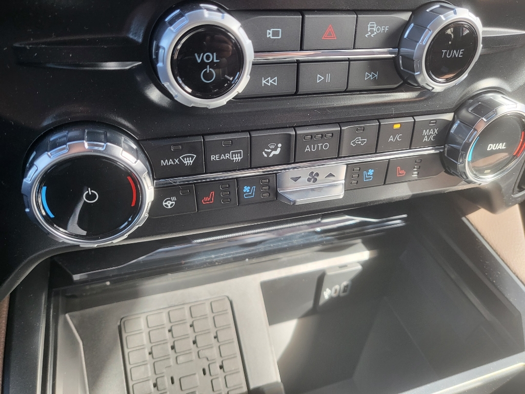 2026 Ford F-350 Super Duty - Oxford White exterior view 12
