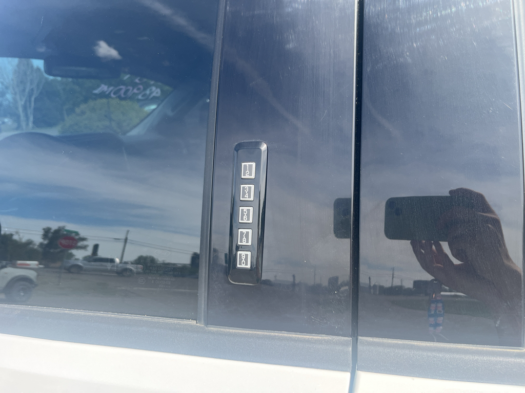 2024 Ford F-250 Super Duty - Star White Metallic Tri-Coat exterior view 9