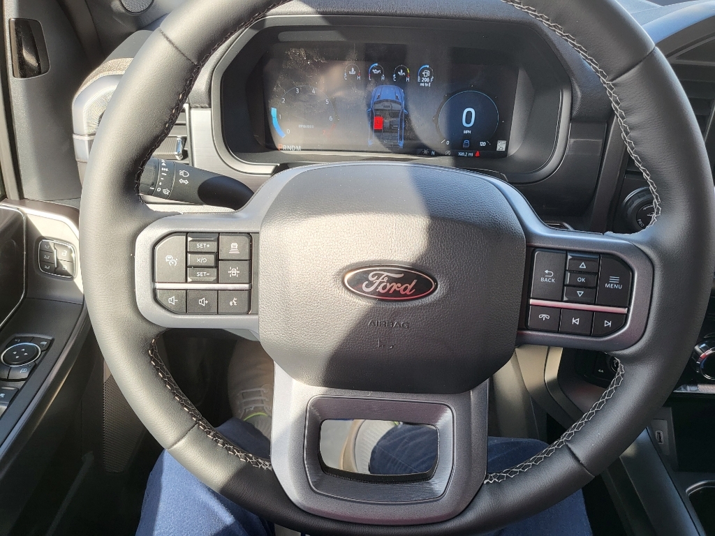 2026 Ford F-150 LARIAT - AVALANCHE exterior view 13