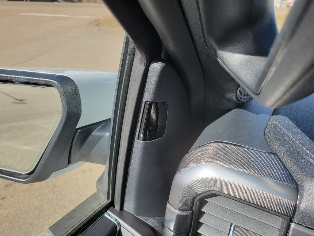 2026 Ford F-150 LARIAT - AVALANCHE exterior view 18