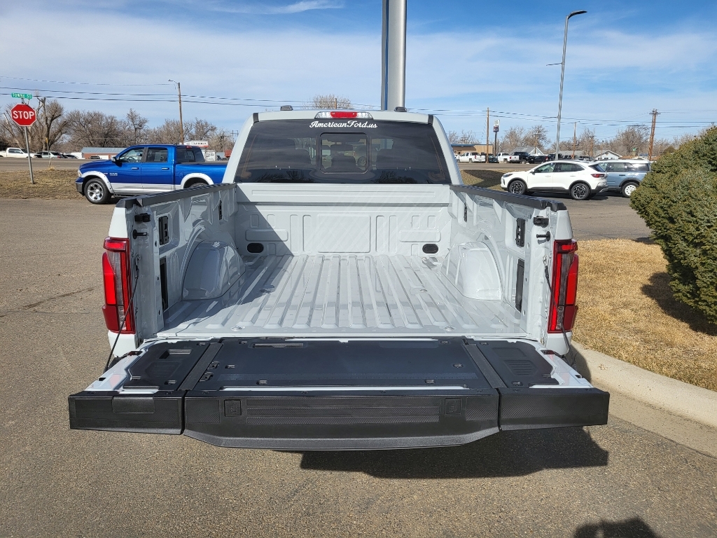 2026 Ford F-150 LARIAT - AVALANCHE exterior view 6