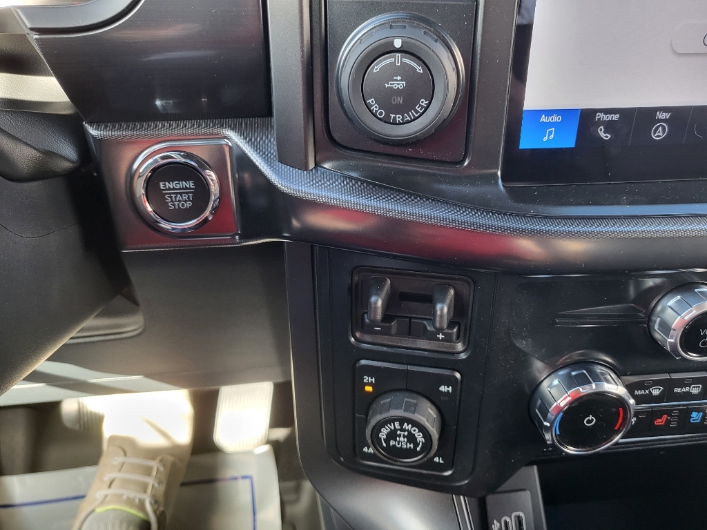 2026 Ford F-150 LARIAT - AVALANCHE exterior view 15