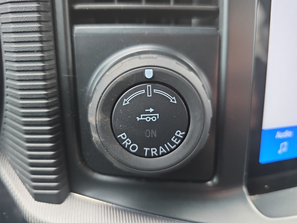 2025 Ford F-150 Raptor - Agate Black Metallic exterior view 15