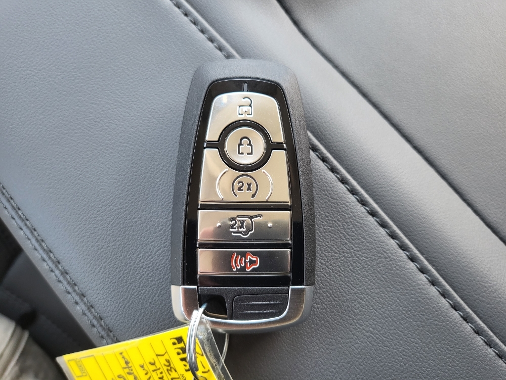 2026 Ford Expedition MAX Active - Star White Metallic Tri-Coat exterior view 16