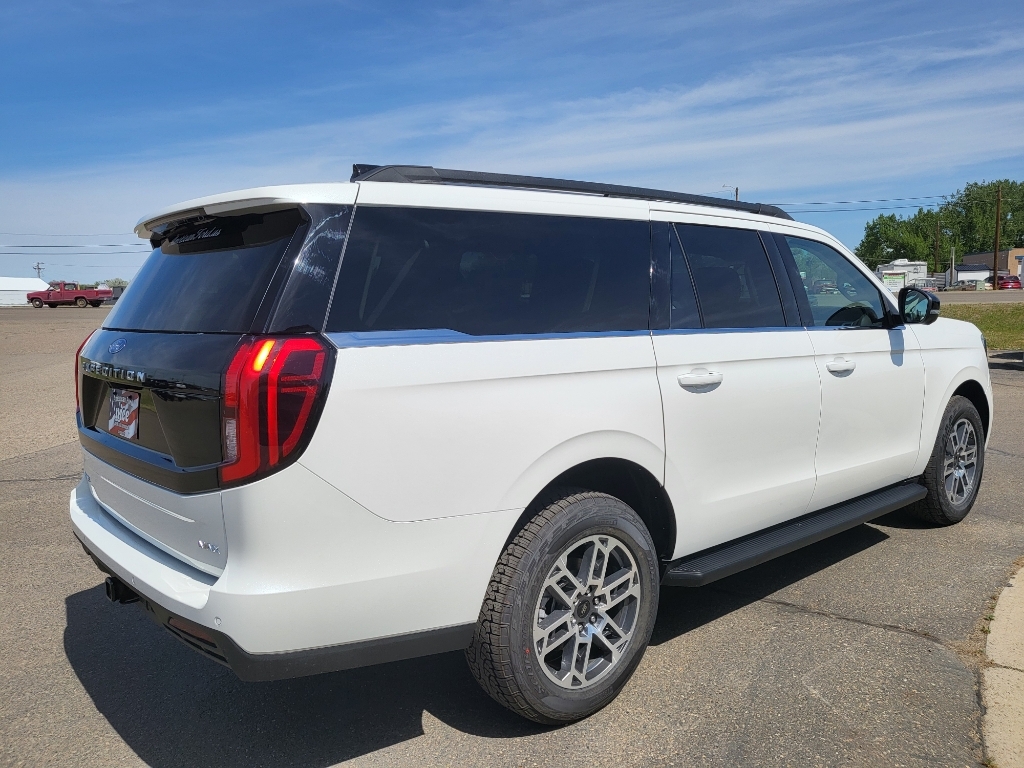 2026 Ford Expedition MAX Active - Star White Metallic Tri-Coat exterior view 4